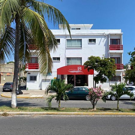 Hotel Lb Manzanillo Bagian luar foto