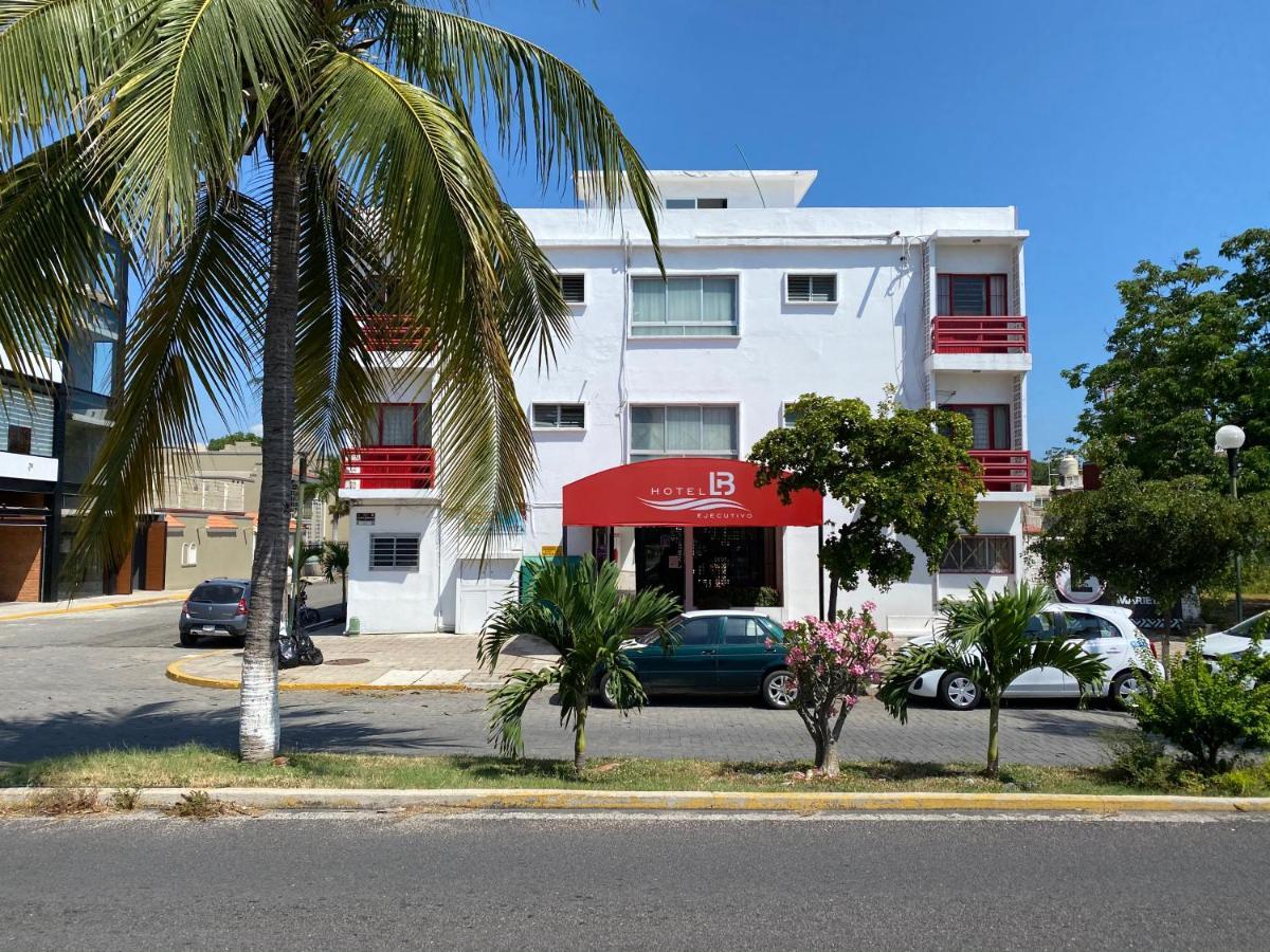Hotel Lb Manzanillo Bagian luar foto